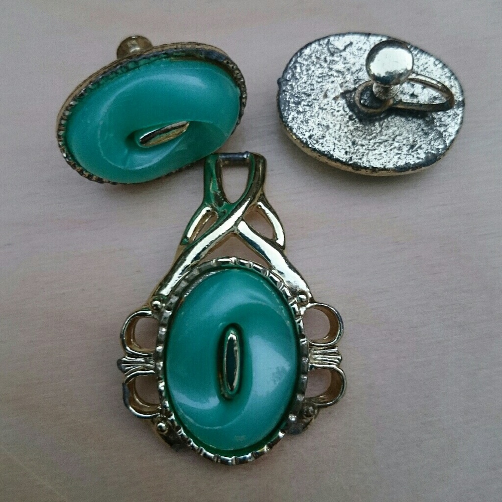 Whirlpool Pendant with Earrings🌀